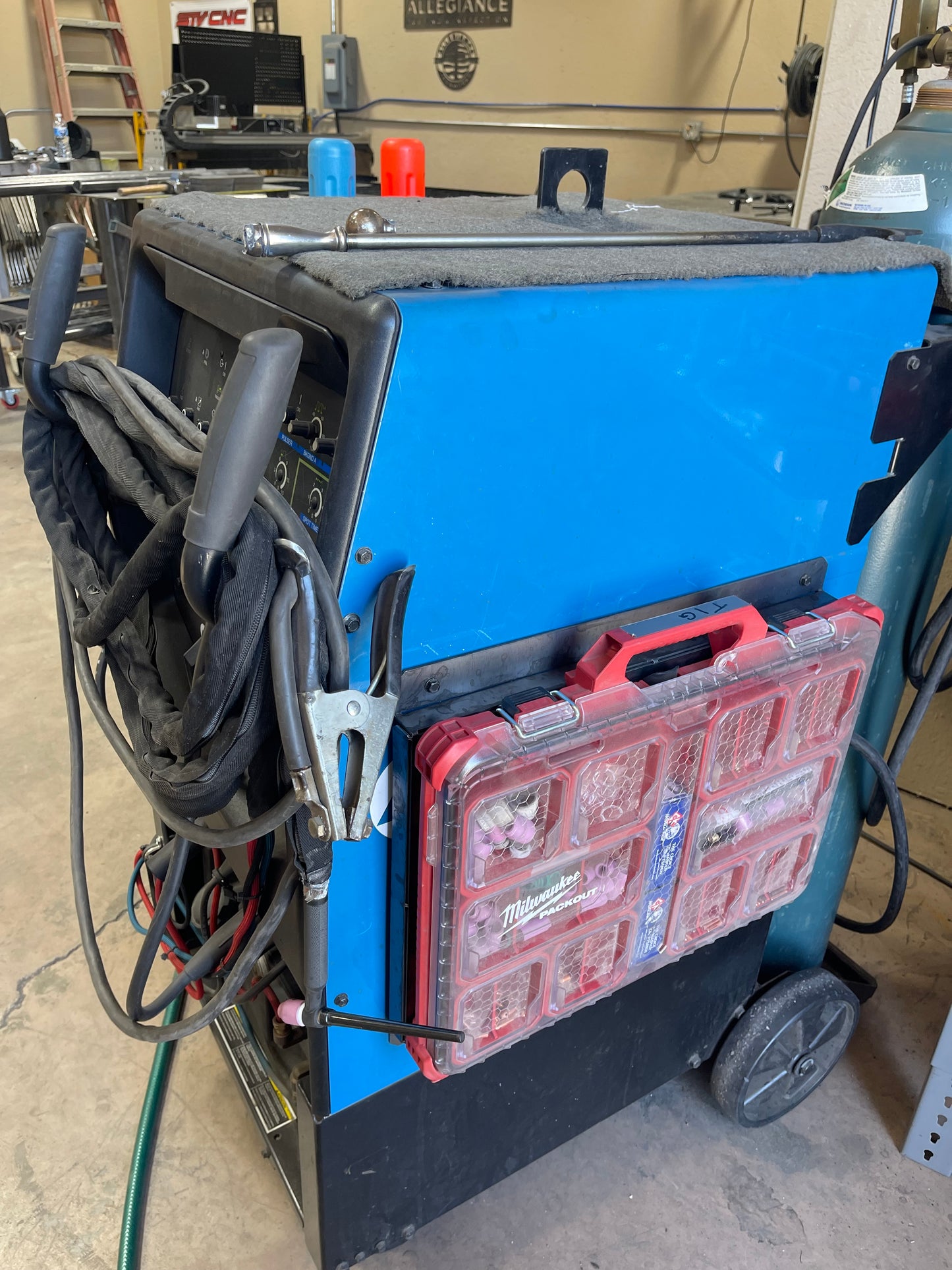 Miller Syncrowave 250 DX PACKOUT attachment